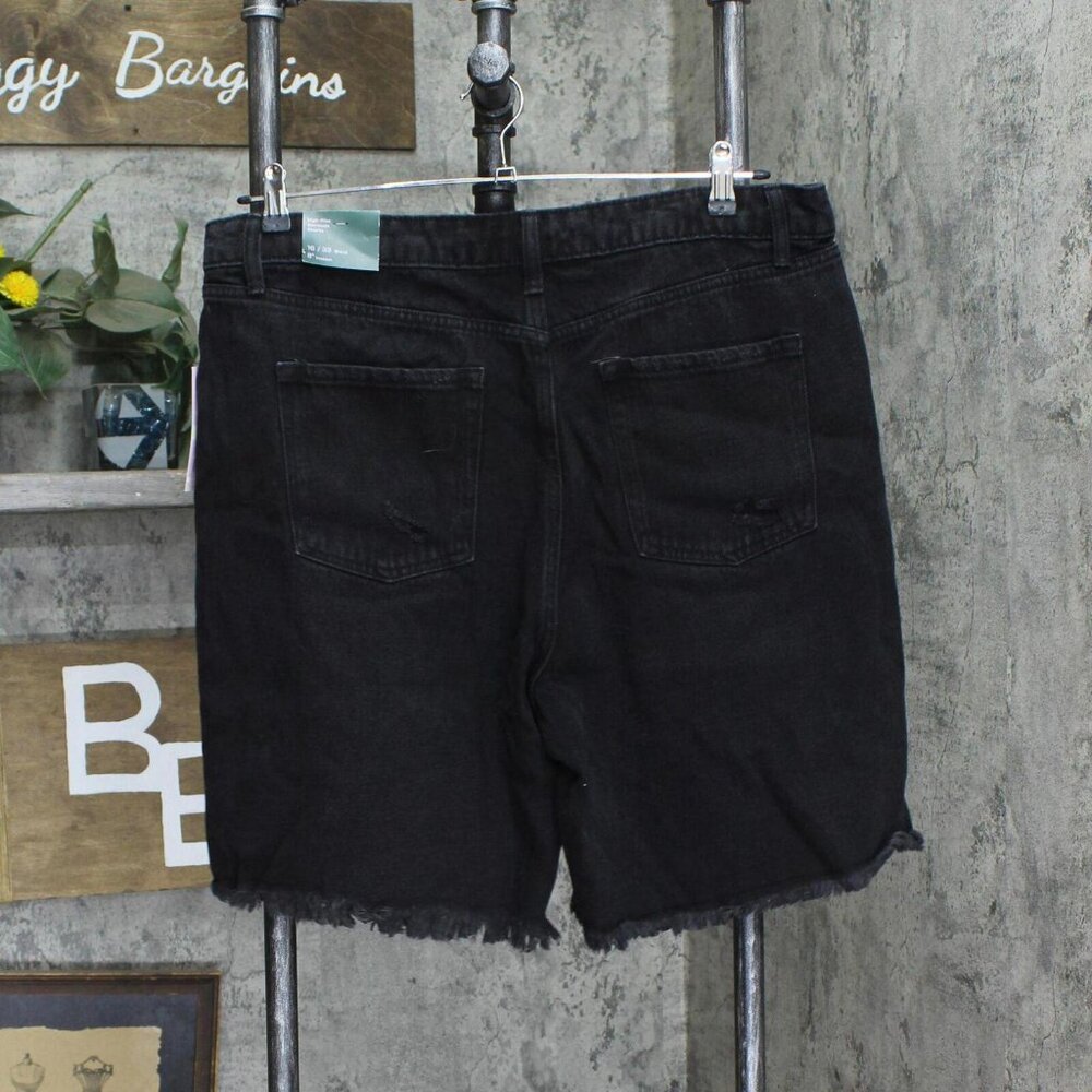 NWT Wild Fable Women's High-Rise Wide Leg Bermuda Jean Shorts 16 Black - Picture 3 of 8